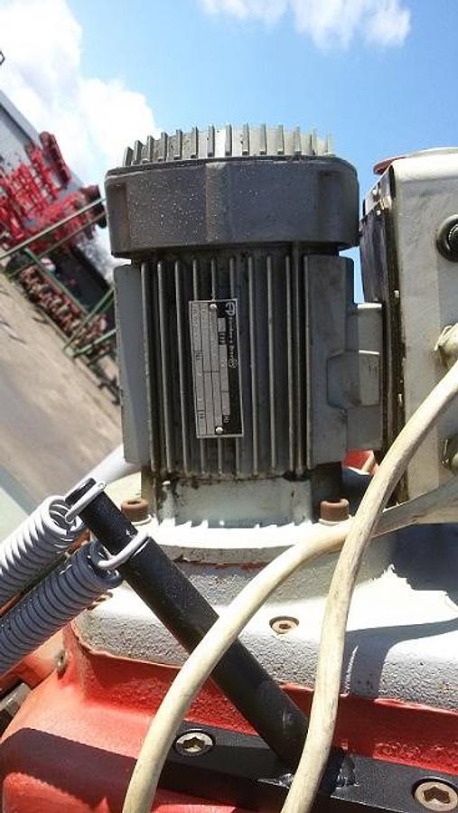 Použitý BOMAR STG 220G