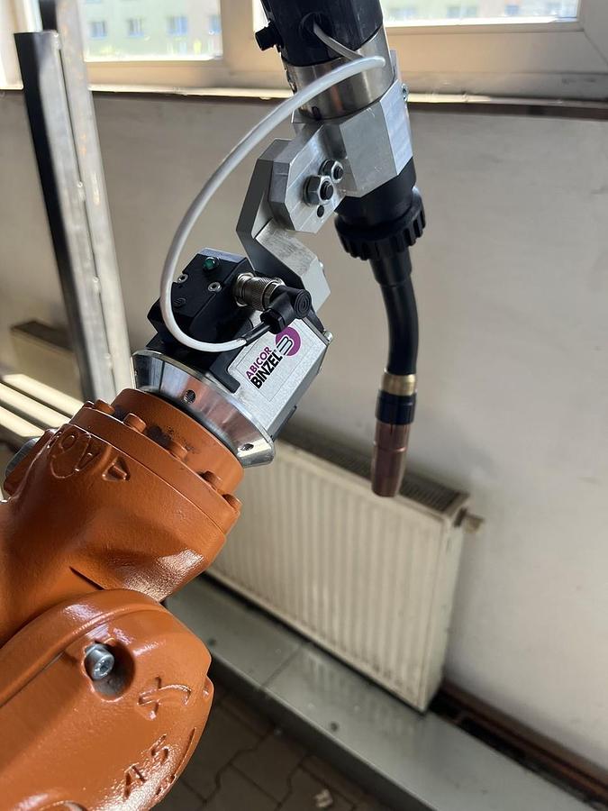 Robotizované svařovací pracoviště KUKA KR 5 ARC