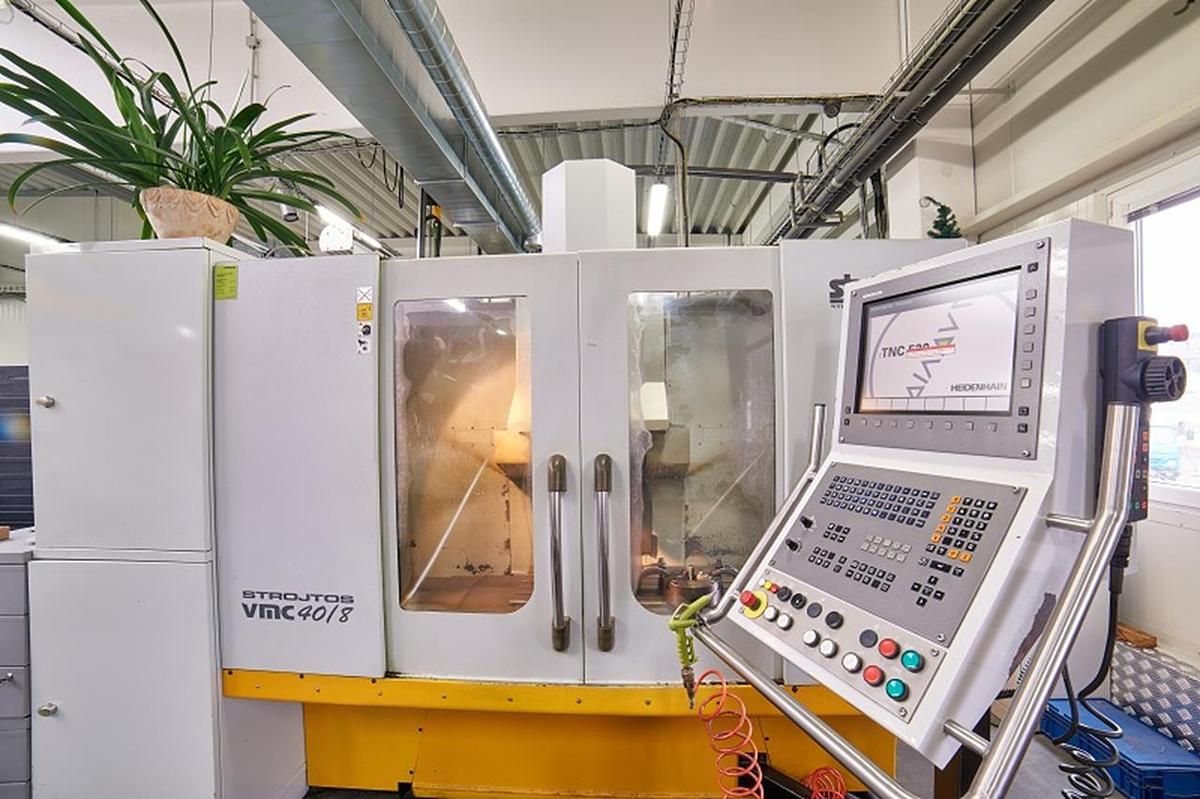 Used STROJTOS LIPNÍK VMC 40/8B
