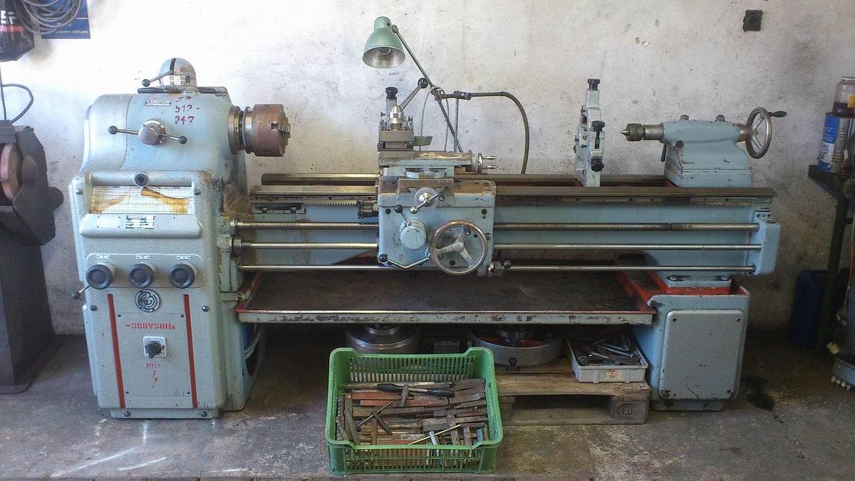 Used Centre lathe E 400/1500
