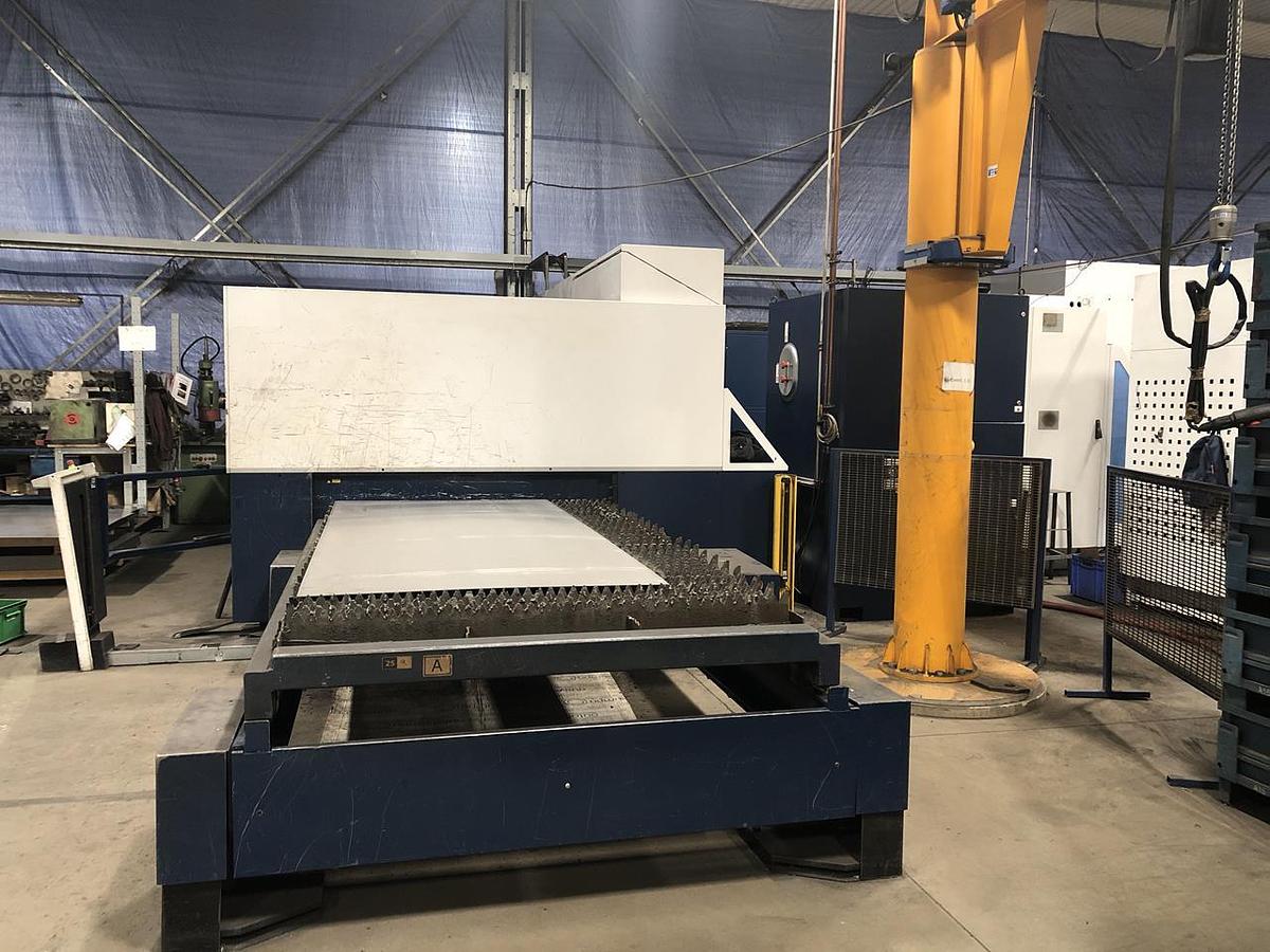 Used TRUMPF TruLaser 3030