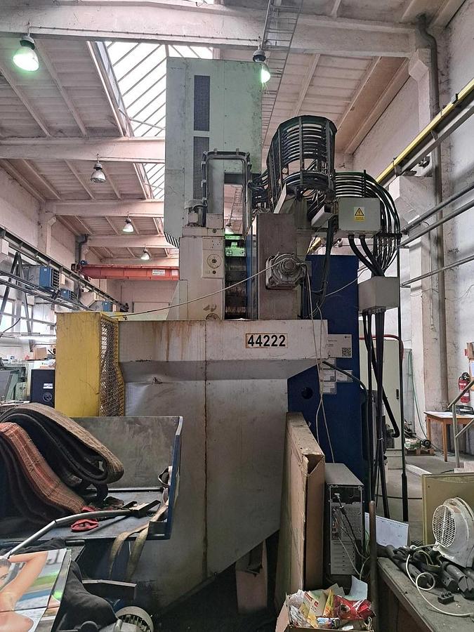Gebraucht TOS SKQ 8 CNC