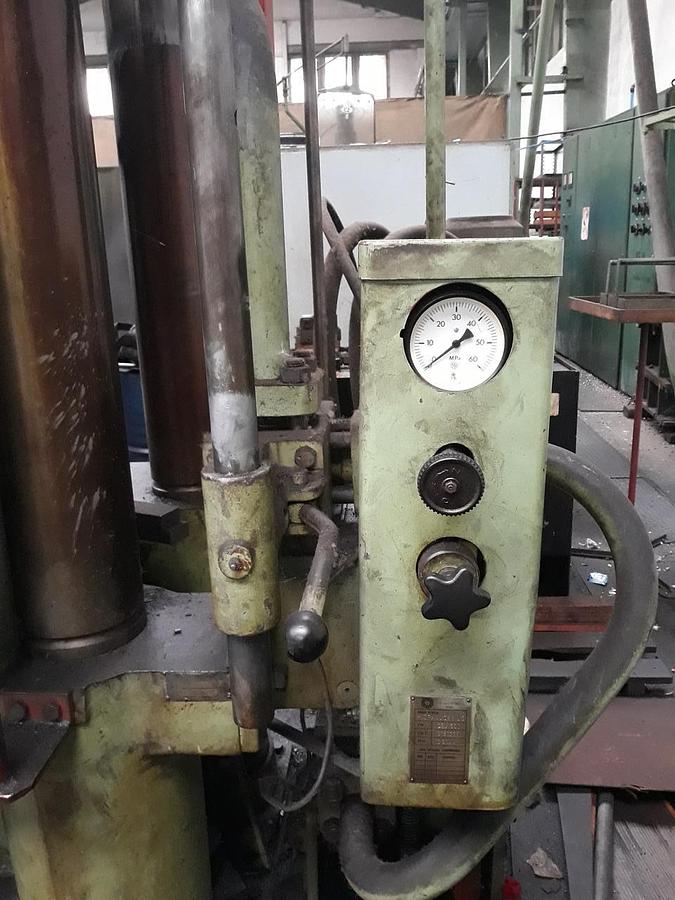 Used Hydraulic press CBJ 500