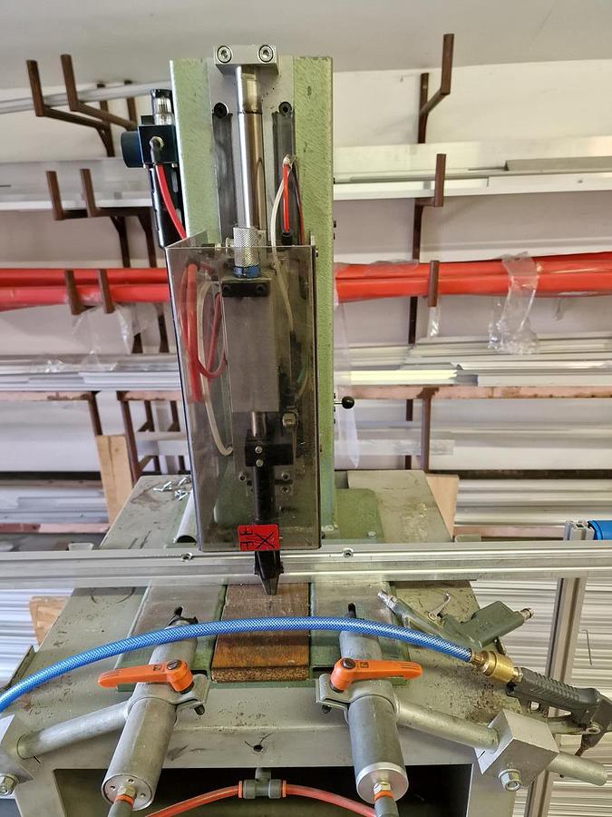 Used USM Německo Screwing machine