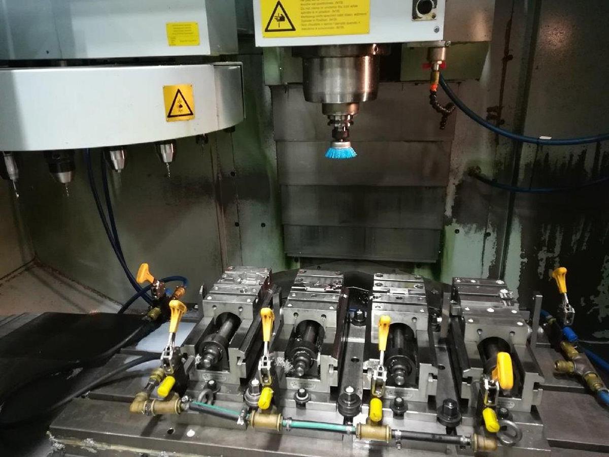 Použitý SCHAUBLIN 100 CNC