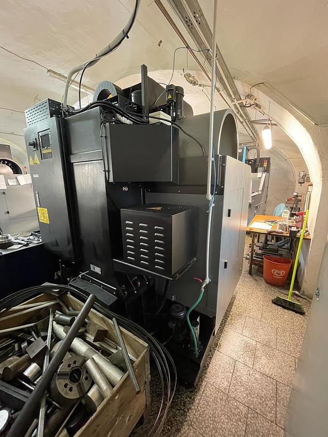 Used HURCO VM 10i