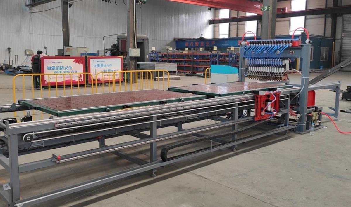 Used SADE MACHINE Spot welding machines