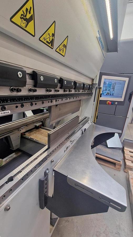 Used LVD DYNA-PRESS 24/12 PLU
