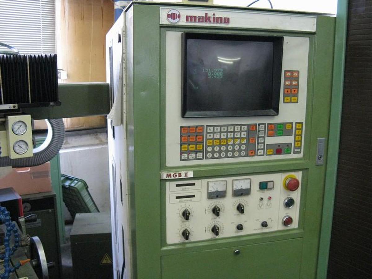 Použitý Makino EDNC 64 CNC