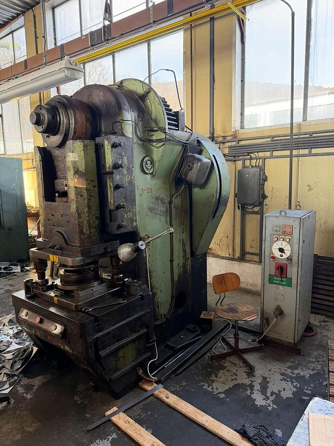 Výstředníkový lis SMERAL LENA 25 C