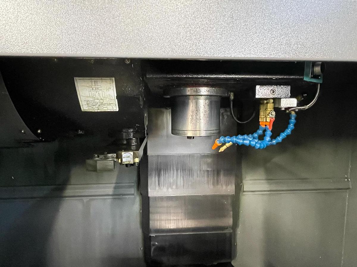 Used HURCO VM 10i