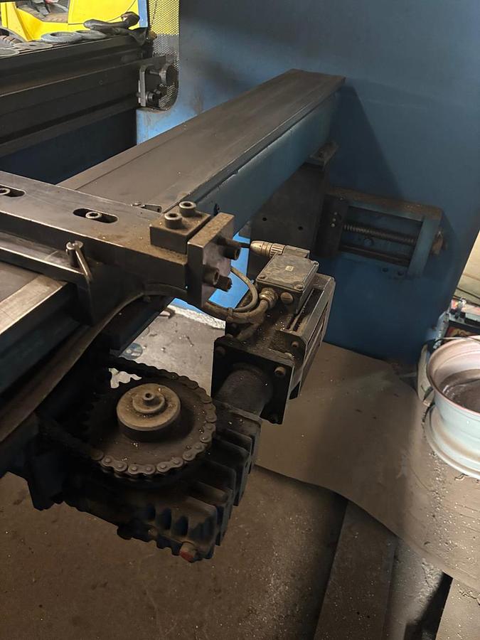 Ohraňovací lis ESPE COT 125/3050 CNC
