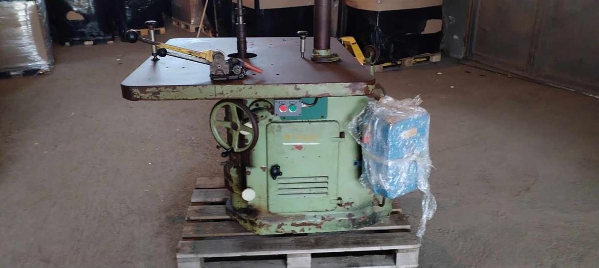 Used TOS Milling machine