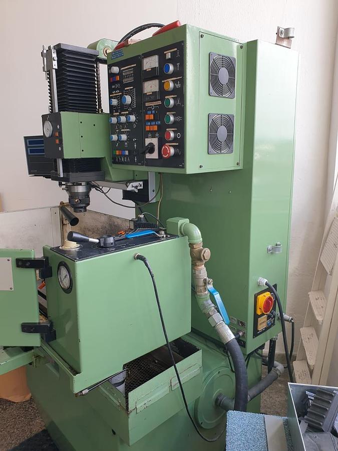 Gebraucht HURCO 250