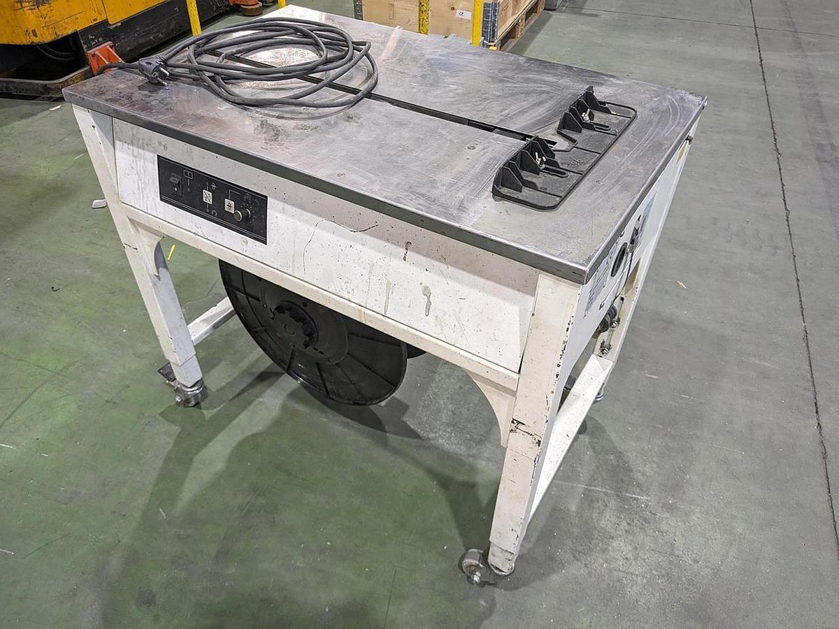 Gebraucht Halbautomatische Packer-/Banderoliermaschine SEMI AUTOMATIC STRAP