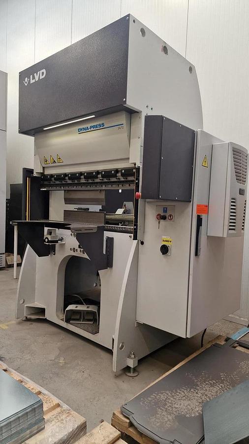 Used LVD DYNA-PRESS 24/12 PLU