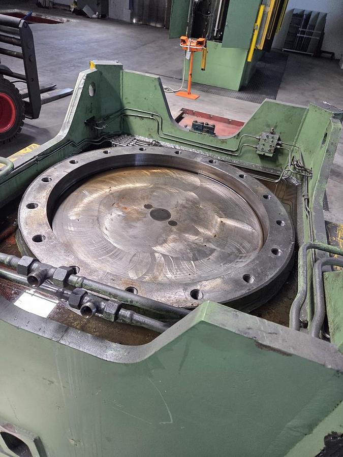 Hydraulický lis Dieffenbacher PO-F 1250 A