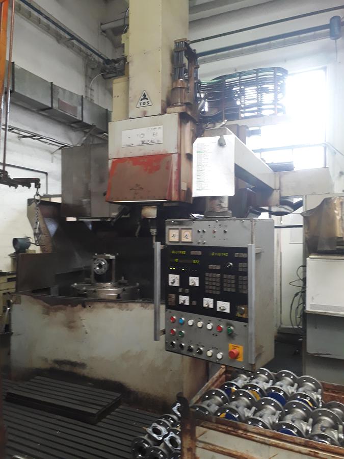 Used TOS SKIQ 8 CNC
