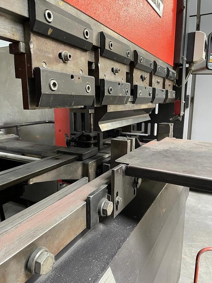 Used AMADA IT25 12