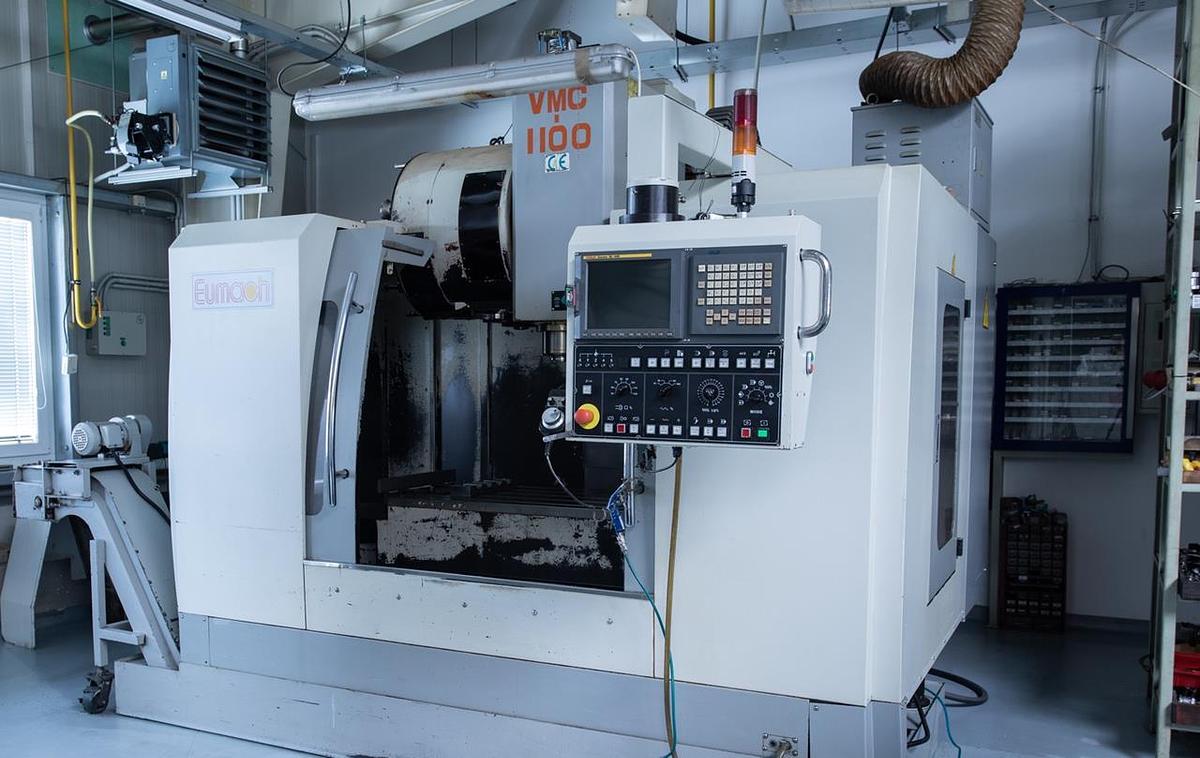 Gebraucht EUMACH VMC 1100