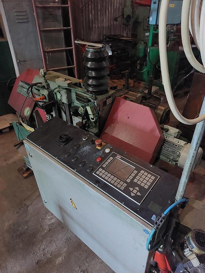 Použitý Behringer HBP 220 A