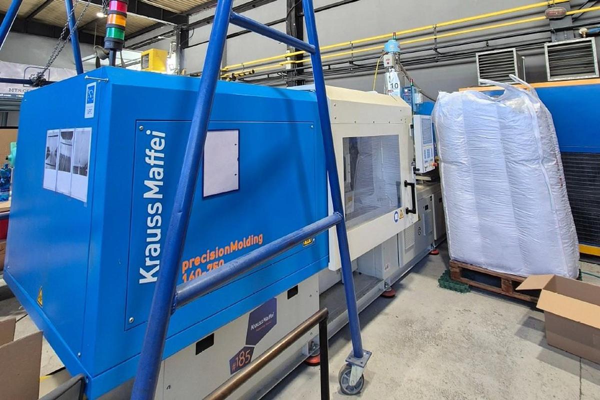 Vstřikovací lis na plasty Krauss Maffei PrecisionMolding 160-750
