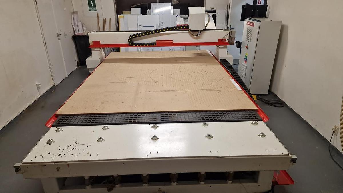 Použitý Jeřábek CNC router