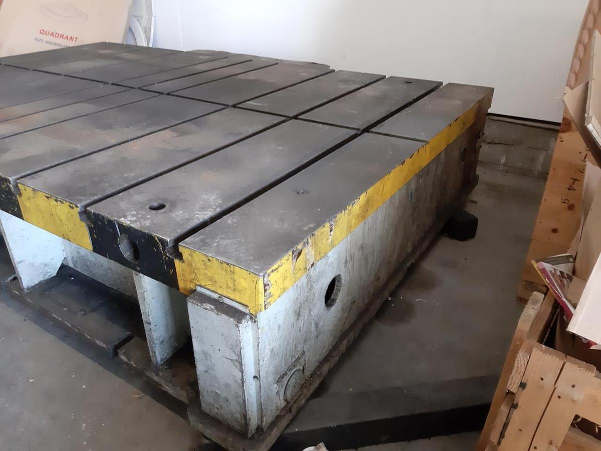 Used Clamping table
