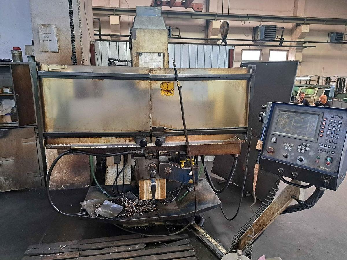 Gebraucht TOS FV 25 CNC A