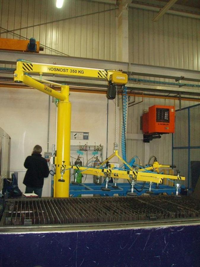 Used TRIOM VZR30