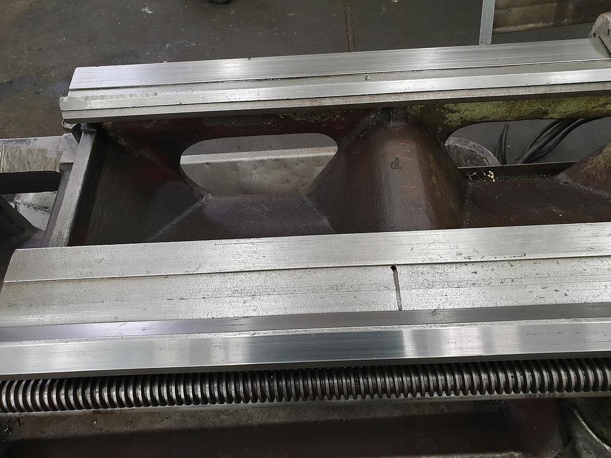 Used Bulharsko Centre Lathe