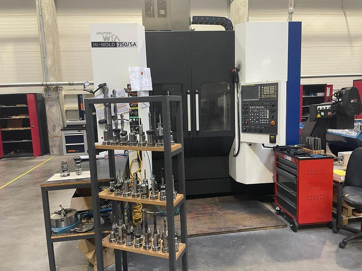 Gebraucht HYUNDAI WIA Hi-MOLD 750/5A