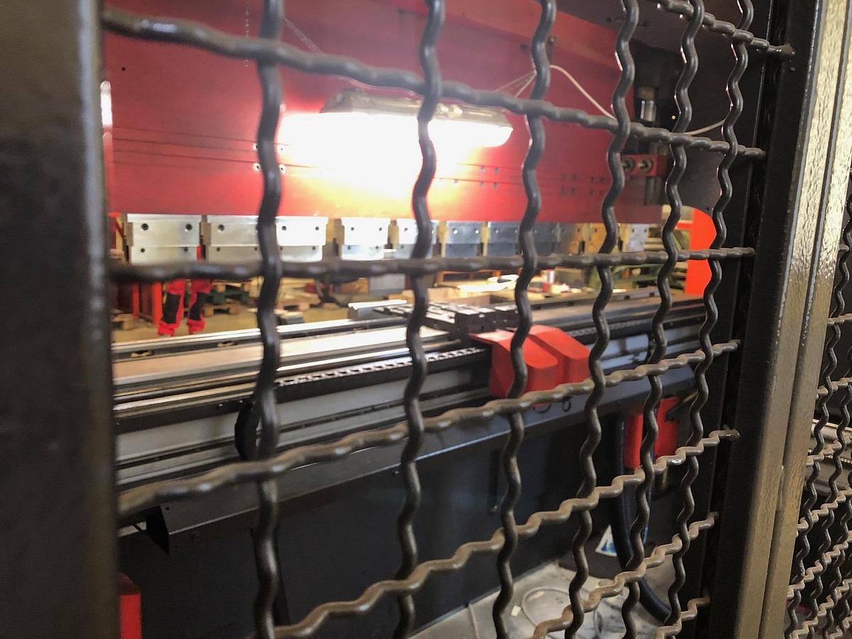 Used AMADA HFE 100-3