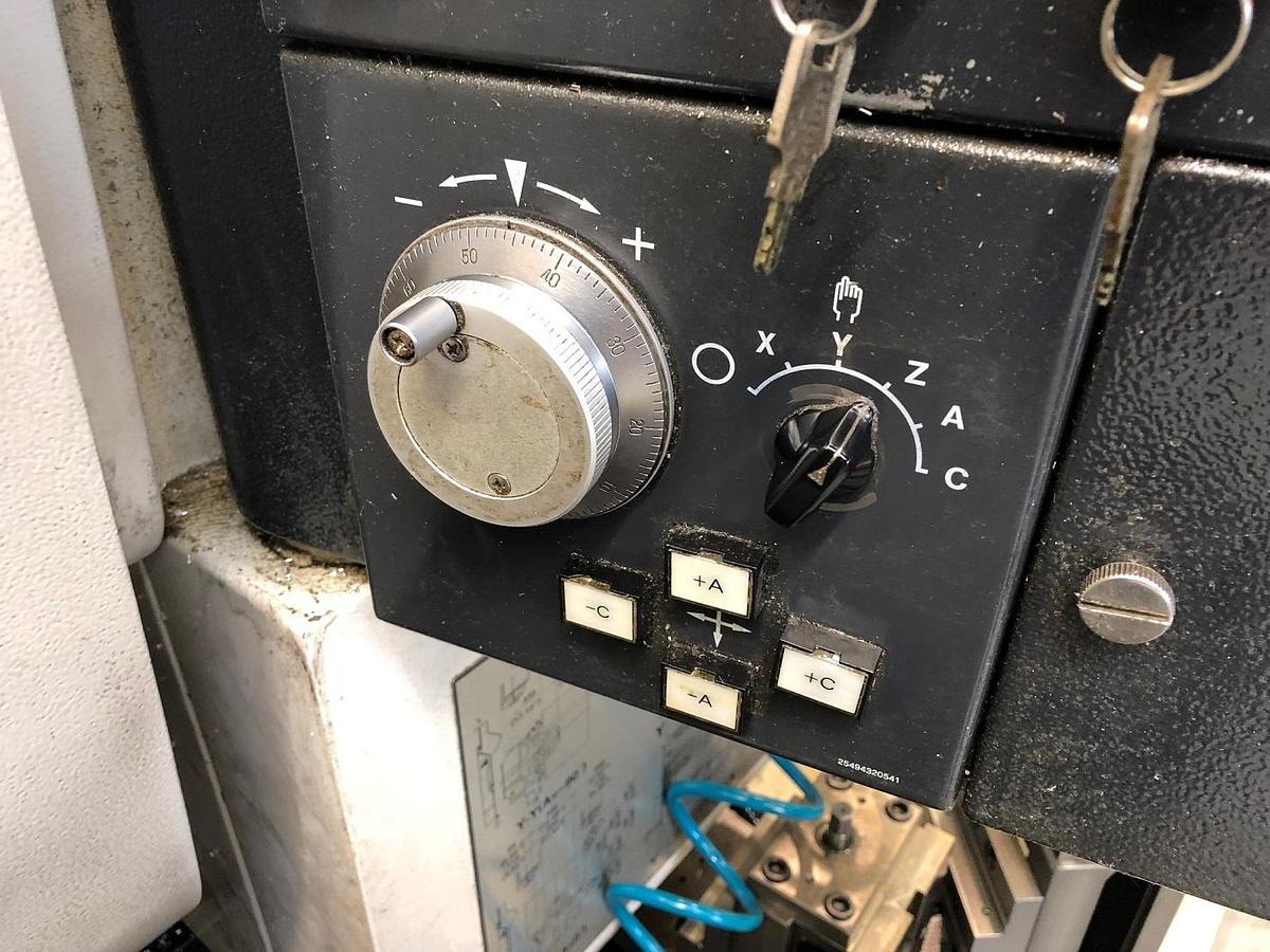 Použitý MAZAK VARIAXIS 630-5X