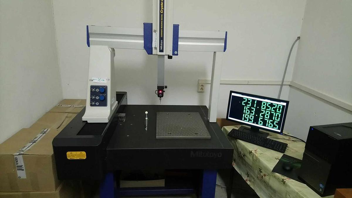 Used Mitutoyo Crysta Plus M544