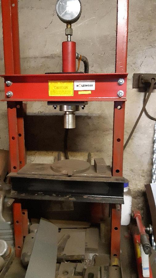 Použitý Holzinger Hydraulický lis
