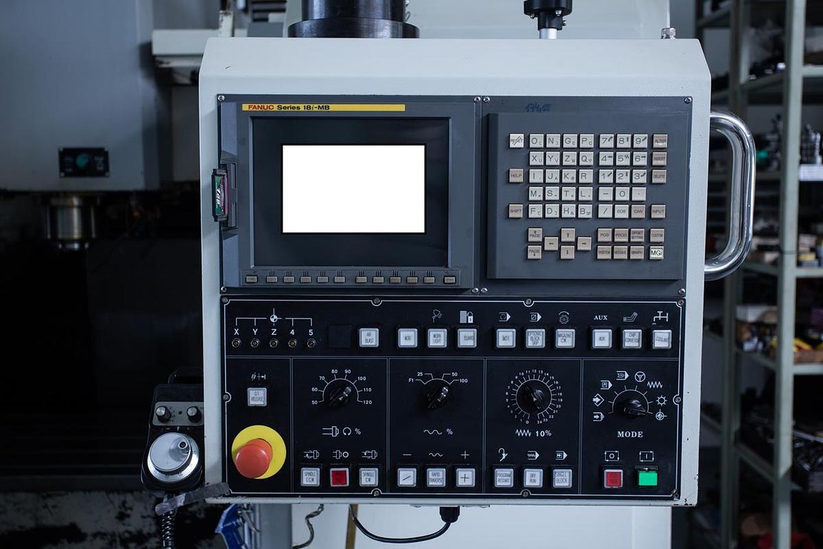 Gebraucht EUMACH VMC 1100