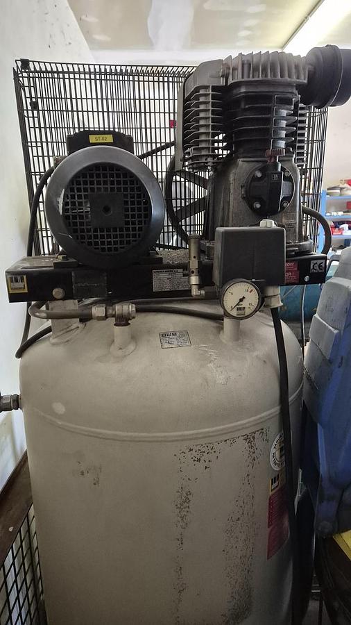 Pístový kompresor Schneider HW 460-270 ST