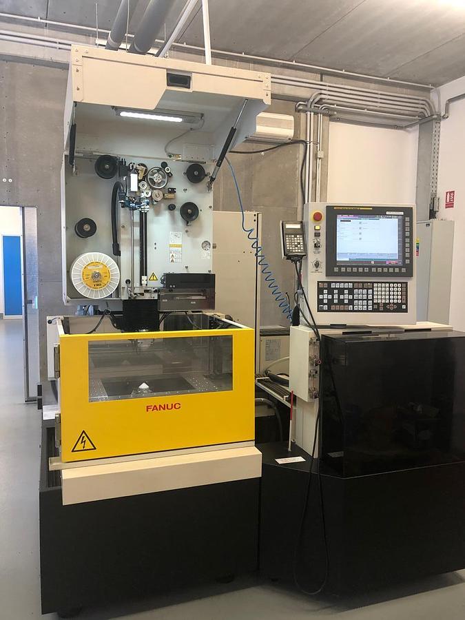 Used FANUC ROBOCUT Alfa-C400iA