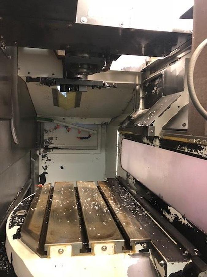 Použitý AKIRA SEIKI RMV 700 APC