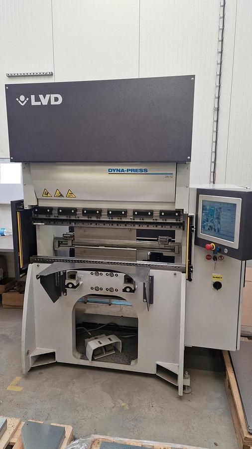 Used LVD DYNA-PRESS 24/12 PLU