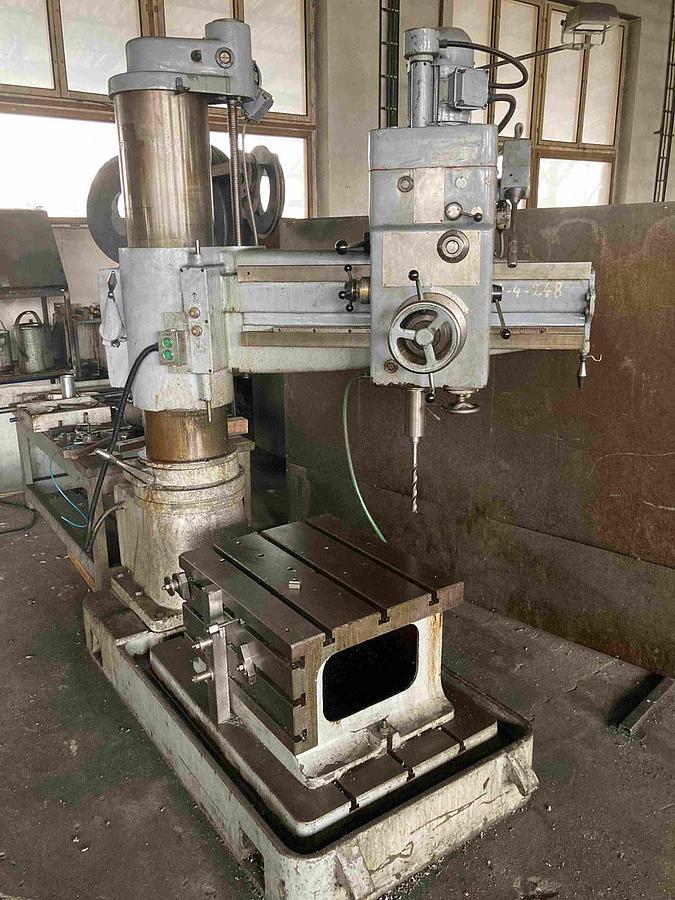 Used Radial drilling machine