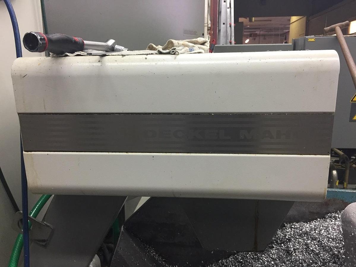 Used DECKEL MAHO DMU 100 monoBLOCK