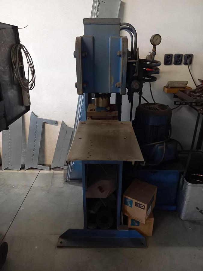 Used Hydraulic press 20 t