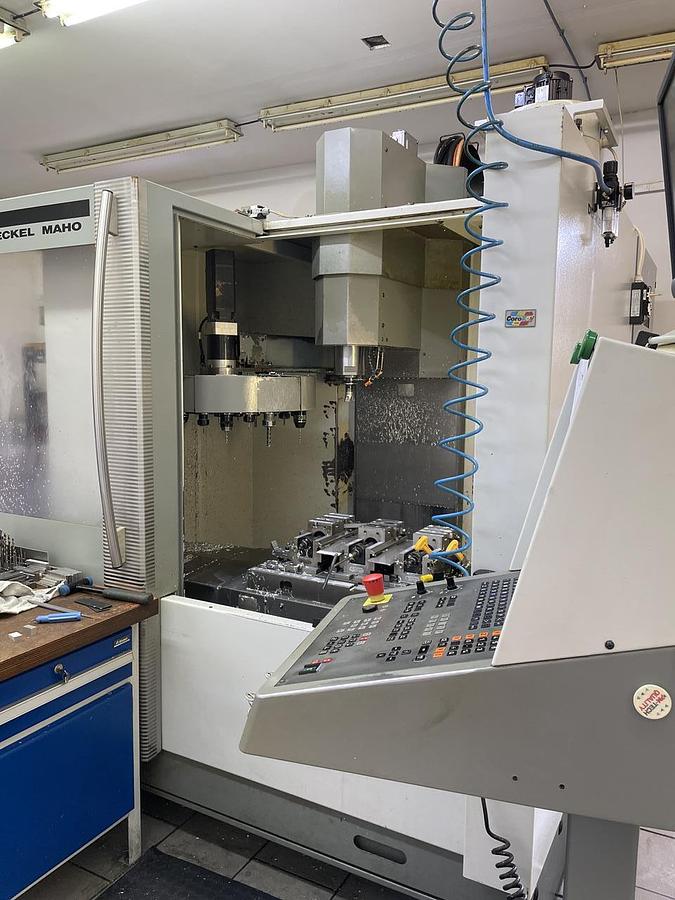 Used DECKEL MAHO DMC 63 V