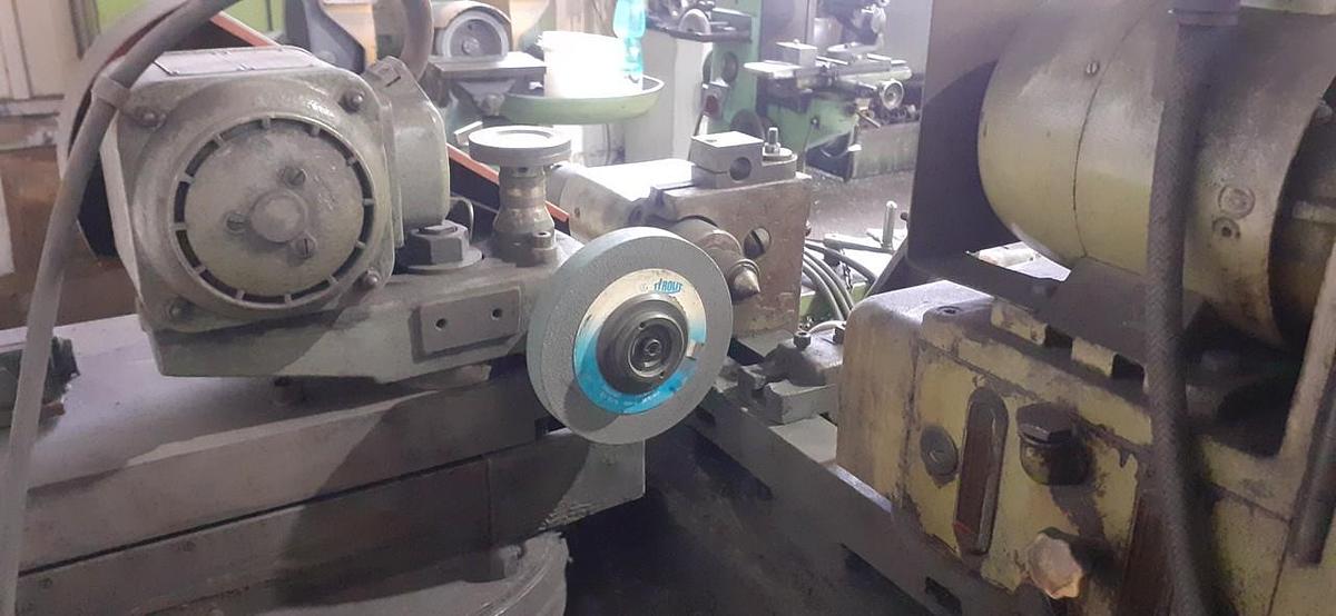 Cylindrical Grinding Machine TOS BUA 18 A