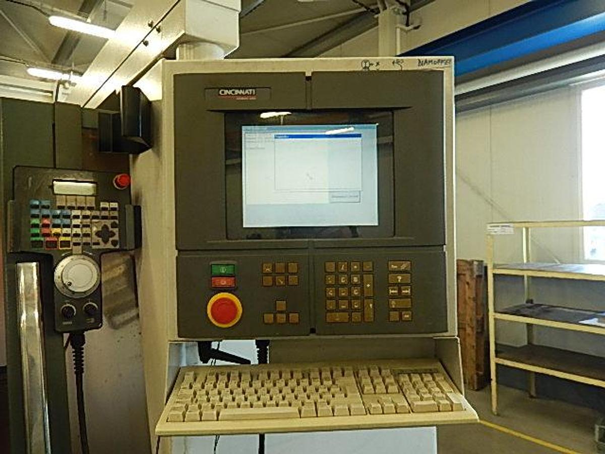 Used CINCINNATI VMC 750