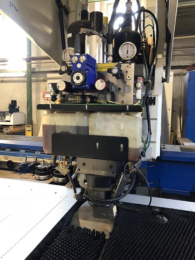 Used TRUMPF TruMatic 1000 R