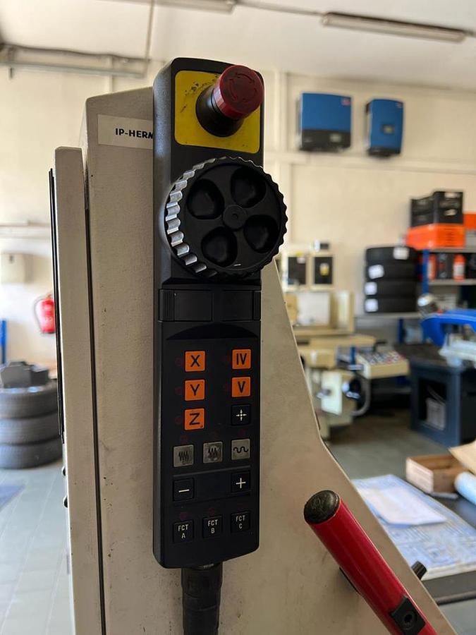 Použitý Hermle C 600 V