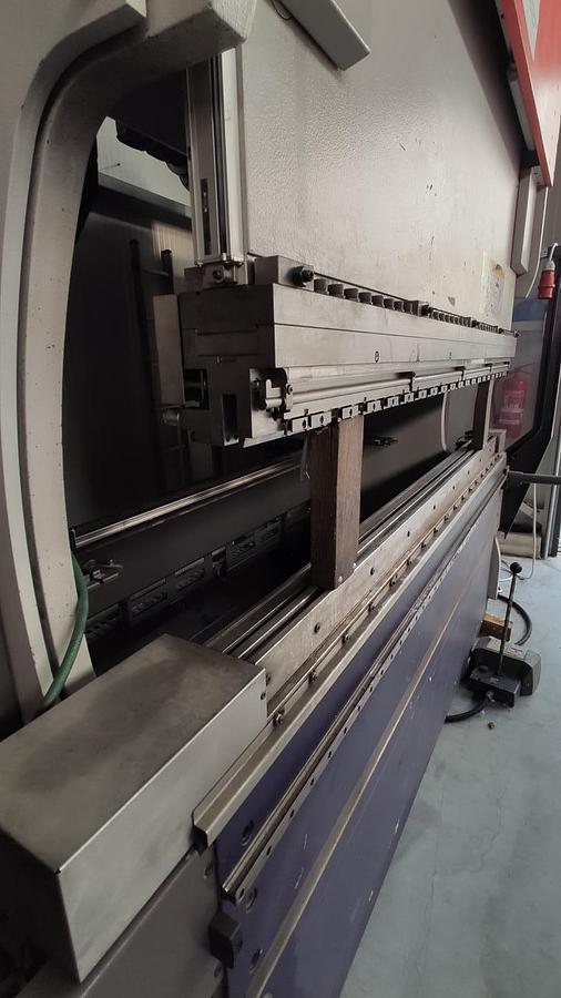 Použitý Bystronic Hämmerle 3P 80/210